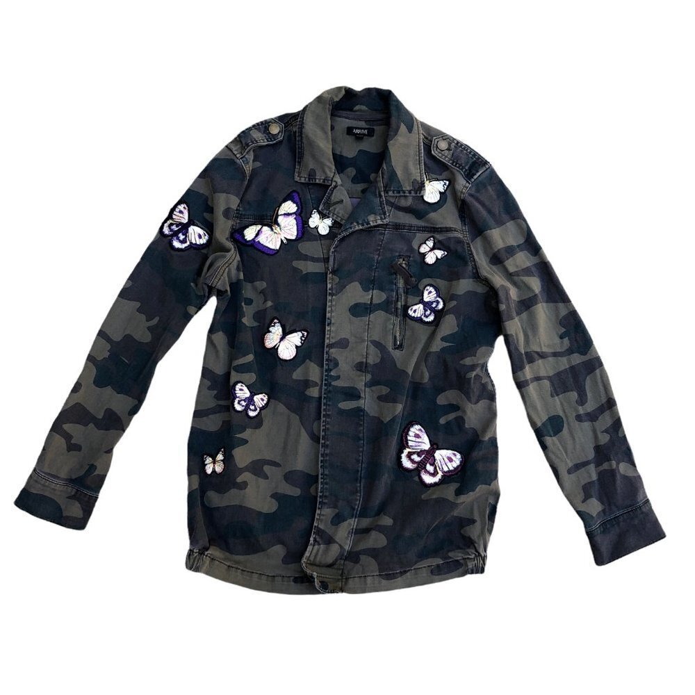 ARRIVE Camo Butterfly Jacket Women's SMALL Green Long Sleeve Coat - Picture 1 of 5